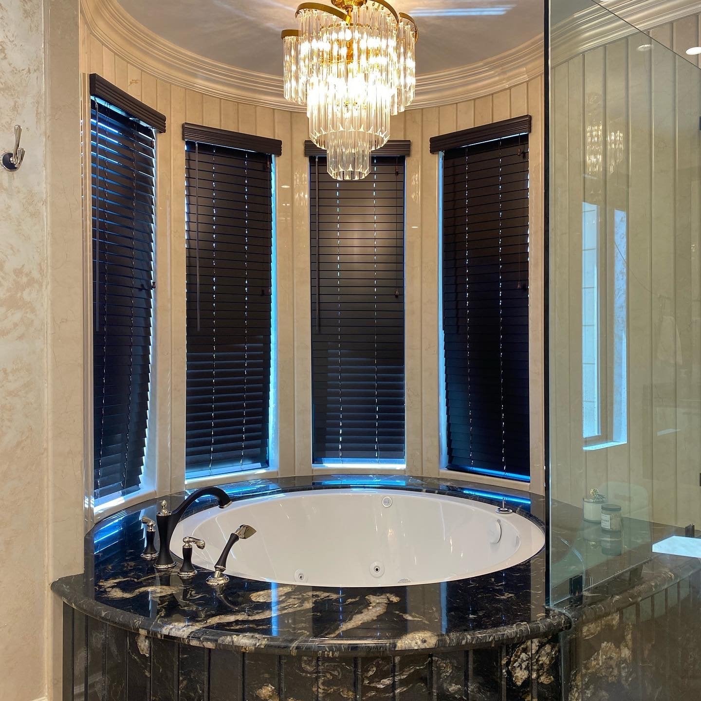 Twin Palms Round Crystal Chandelier - Italian Concept