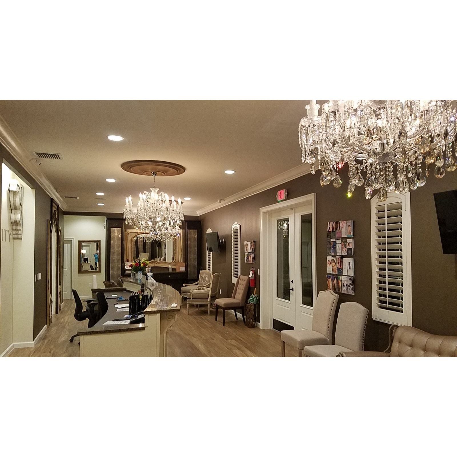 Toussaint Maria Theresa 39" Wide 19L Crystal Chandelier - Italian Concept