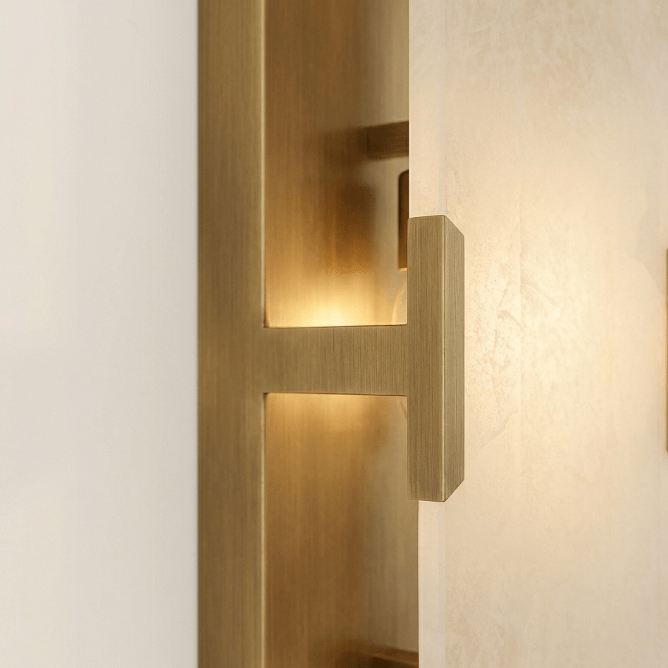 Grand Alabaster & Brass Vertical Wall Sconce – Natural Stone