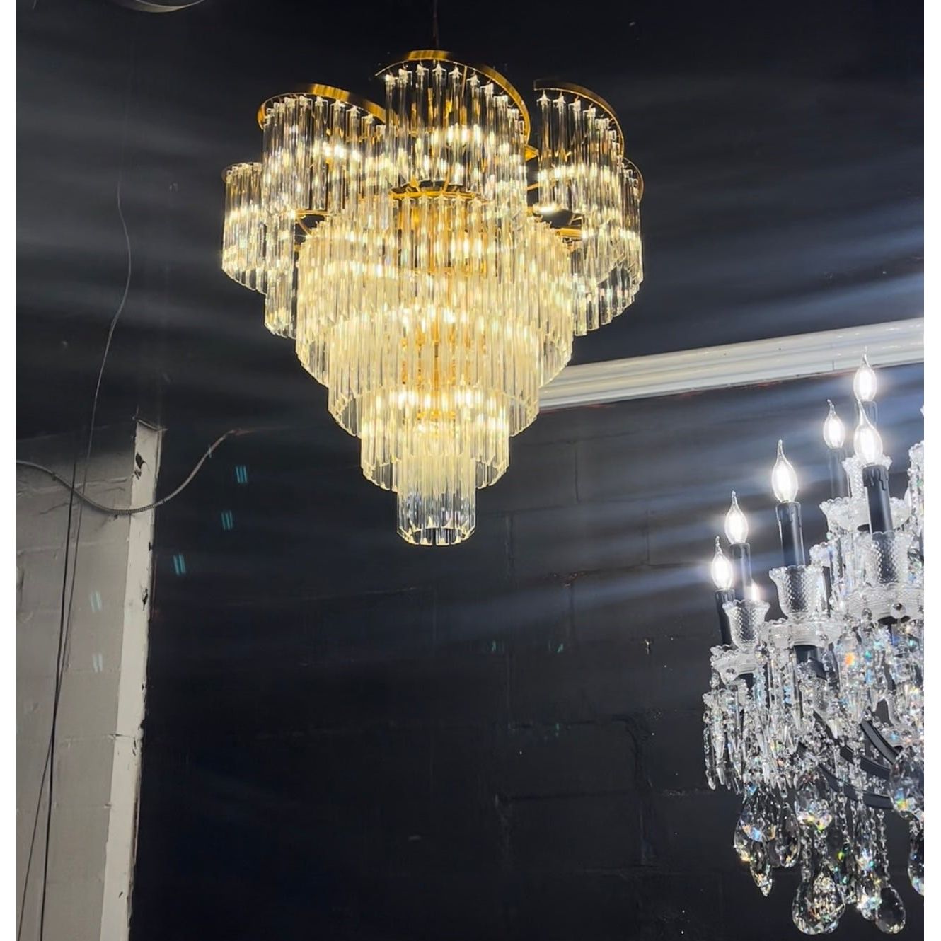 Twin Palms Round Crystal Chandelier - Italian Concept